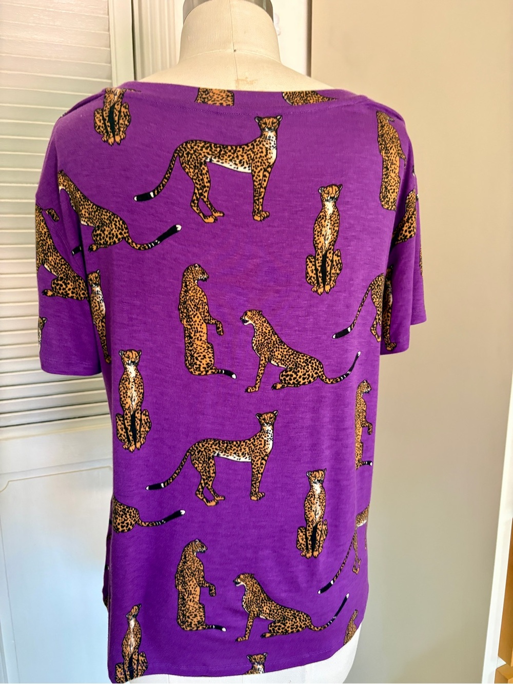 Purple ModCloth  Cheetah Print Short Sleeve Tee SZ L - Picture 2 of 7